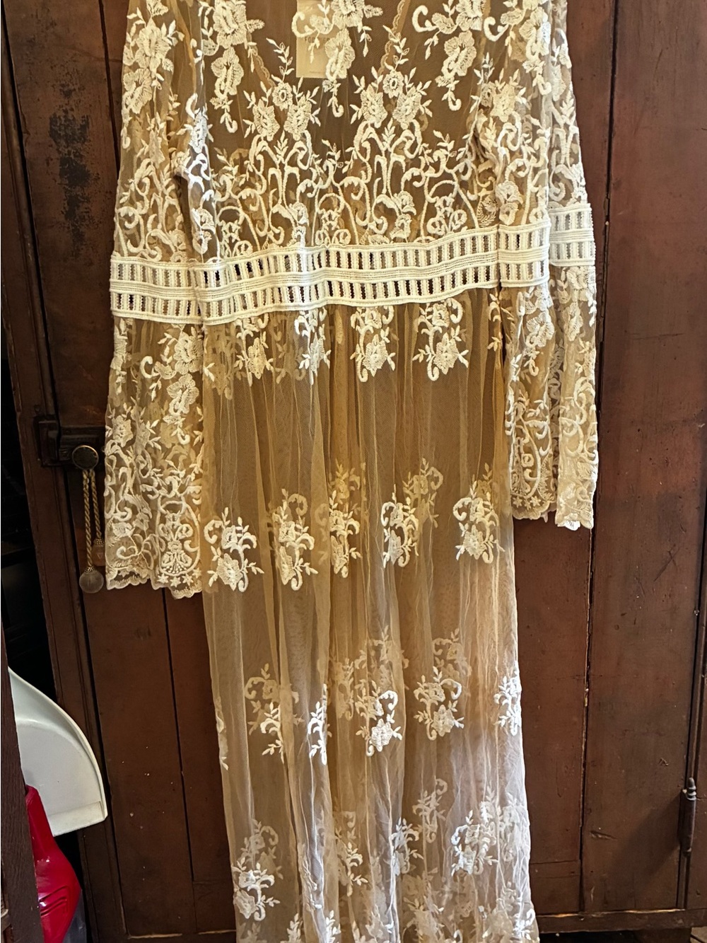Forever 21 Sheer Lace Maxi Kimono in Cream and White - Picture 2 of 4